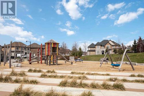 81 Dundonald Trail, Newmarket, ON - Outdoor