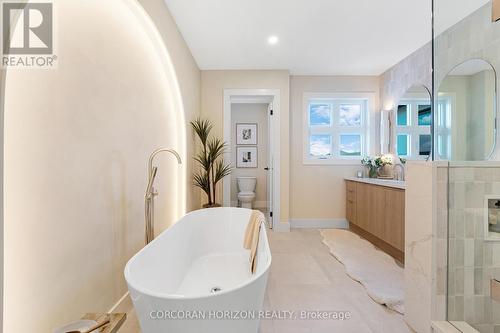 452 Westhaven Street, Waterloo, ON - Indoor Photo Showing Bathroom