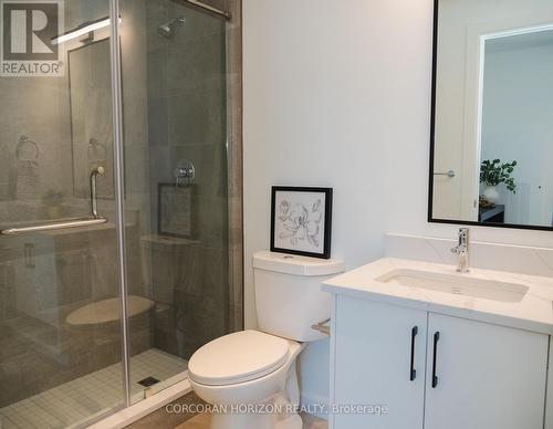 1704 - 741 King Street, Kitchener, ON - Indoor Photo Showing Bathroom