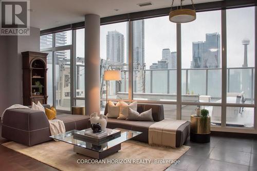 Ph3301 - 1 Market Street, Toronto, ON - Indoor Photo Showing Living Room