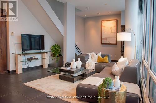 Ph3301 - 1 Market Street, Toronto, ON - Indoor Photo Showing Living Room