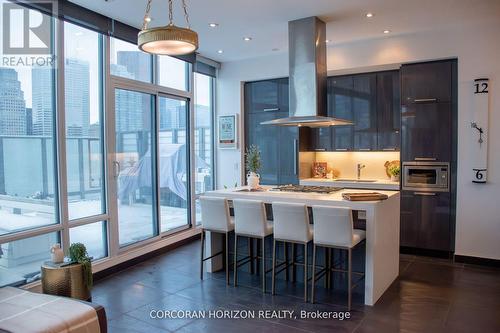 Ph3301 - 1 Market Street, Toronto, ON - Indoor Photo Showing Kitchen With Upgraded Kitchen