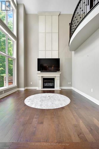 8 - 258 Edgewater Crescent, Kitchener, ON - Indoor Photo Showing Living Room With Fireplace