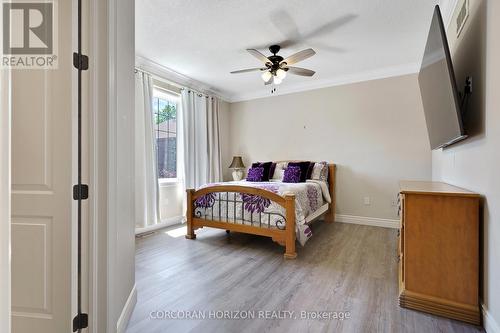 8 - 258 Edgewater Crescent, Kitchener, ON - Indoor Photo Showing Bedroom