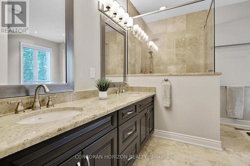 8 - 258 Edgewater Crescent, Kitchener, ON - Indoor Photo Showing Bathroom
