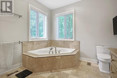 8 - 258 Edgewater Crescent, Kitchener, ON - Indoor Photo Showing Bathroom