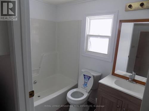 847 Iron Mine Road N, Lanark Highlands, ON - Indoor Photo Showing Bathroom