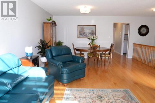 166 Ellesmeer Avenue, Kingston (City Northwest), ON - Indoor Photo Showing Living Room