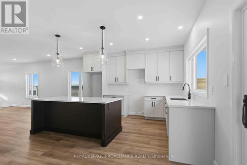 27 Schmidt Way, Quinte West (Murray Ward), ON - Indoor Photo Showing Kitchen With Upgraded Kitchen