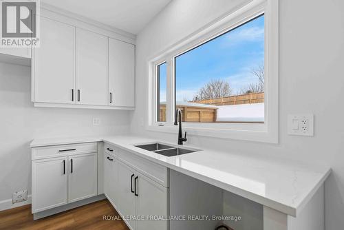 27 Schmidt Way, Quinte West (Murray Ward), ON - Indoor Photo Showing Kitchen With Double Sink