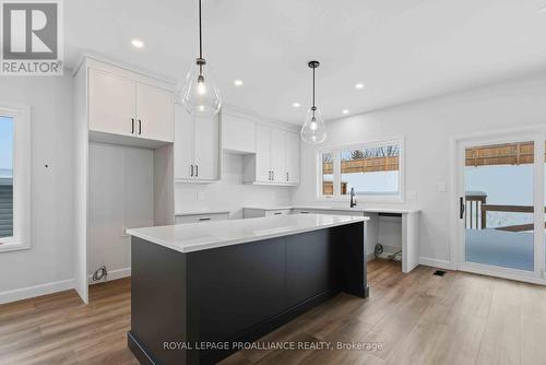27 Schmidt Way, Quinte West (Murray Ward), ON - Indoor Photo Showing Kitchen