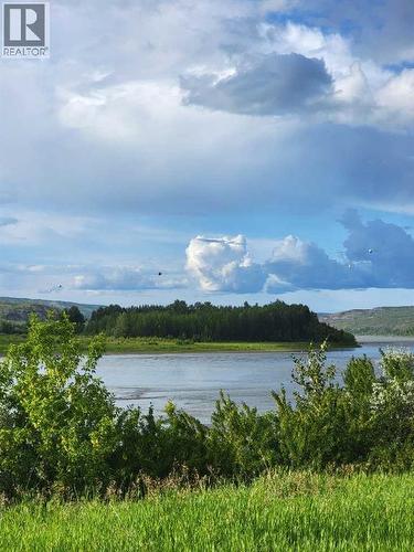 70 Ave 98 Street, Peace River, AB 