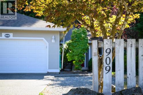 909 Brookfield Pl  Nanaimo, BC V9R 6P4