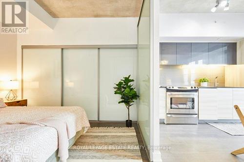 525 - 1190 Dundas Street E, Toronto, ON - Indoor