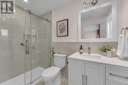 32 Livingston Avenue, Kingston (Central City East), ON - Indoor Photo Showing Bathroom
