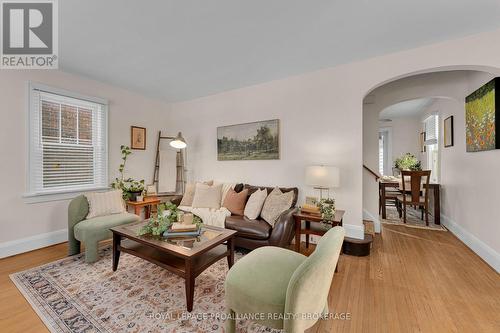 32 Livingston Avenue, Kingston (Central City East), ON - Indoor Photo Showing Living Room