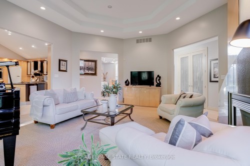 34 Harrington Place, Hamilton, ON - Indoor Photo Showing Living Room With Fireplace