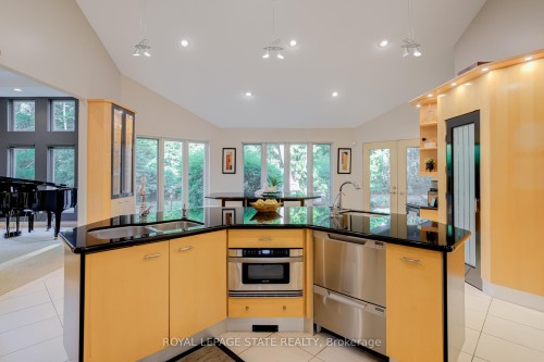 34 Harrington Place, Hamilton, ON - Indoor Photo Showing Kitchen With Double Sink