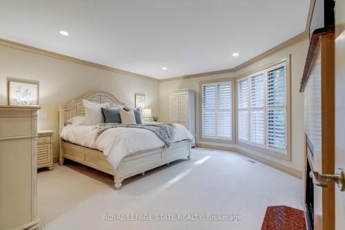 34 Harrington Place, Hamilton, ON - Indoor Photo Showing Bedroom