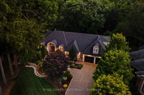 34 Harrington Place, Hamilton, ON - Outdoor