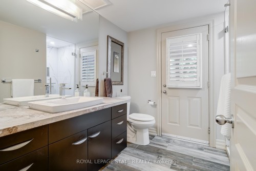 34 Harrington Place, Hamilton, ON - Indoor Photo Showing Bathroom