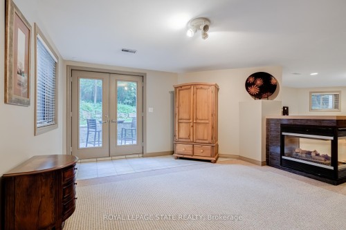 34 Harrington Place, Hamilton, ON - Indoor With Fireplace