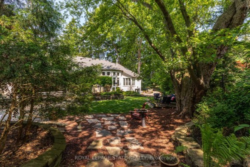 34 Harrington Place, Hamilton, ON - Outdoor