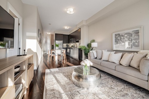401-35 Fontenay Court, Toronto, ON - Indoor Photo Showing Living Room