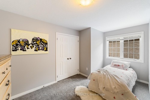 4 Tinlin Drive, Hamilton, ON - Indoor Photo Showing Bedroom
