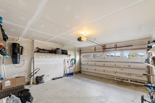 4 Tinlin Drive, Hamilton, ON - Indoor Photo Showing Garage