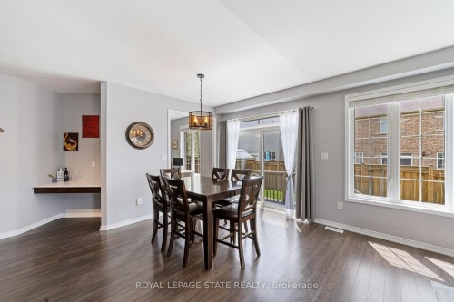 4 Tinlin Drive, Hamilton, ON - Indoor Photo Showing Dining Room