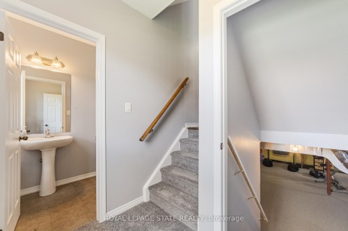 4 Tinlin Drive, Hamilton, ON - Indoor