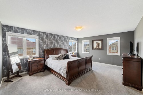 4 Tinlin Drive, Hamilton, ON - Indoor Photo Showing Bedroom