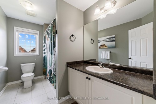 4 Tinlin Drive, Hamilton, ON - Indoor Photo Showing Bathroom