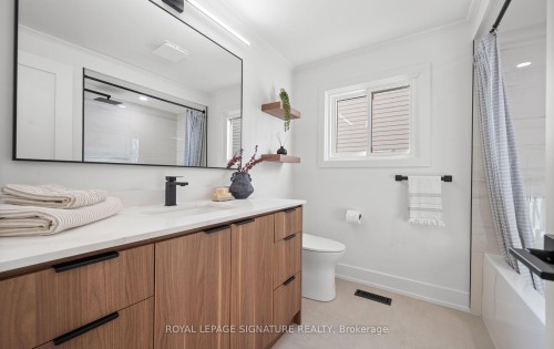 23 Lafferty Street, Toronto, ON - Indoor Photo Showing Bathroom