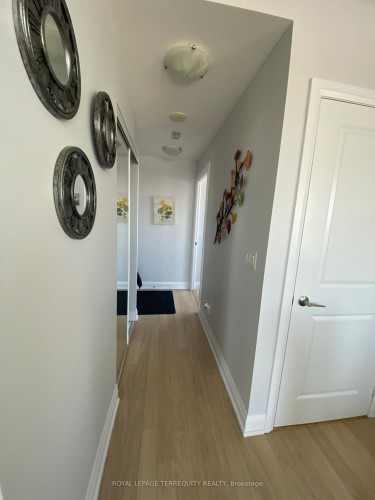 Ph1-3520 Danforth Avenue, Toronto, ON - Indoor Photo Showing Other Room