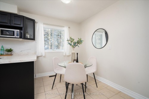 8-200 Murison Boulevard, Toronto, ON - Indoor Photo Showing Dining Room