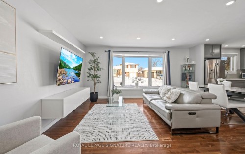 73 Watson Crescent, Brampton, ON - Indoor Photo Showing Living Room