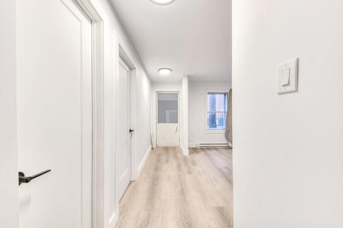 Hall - 5380Z Rue Chambord, Montréal (Le Plateau-Mont-Royal), QC 