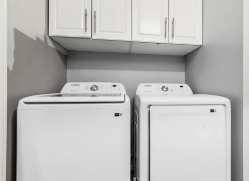 Bathroom - 6-11307 Rue Notre-Dame E., Montréal-Est, QC - Indoor Photo Showing Laundry Room