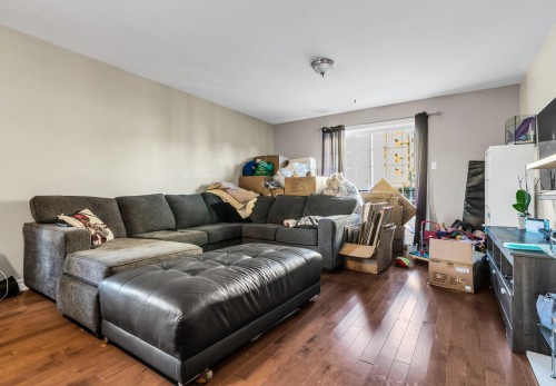 Living Room - 6-11307 Rue Notre-Dame E., Montréal-Est, QC - Indoor Photo Showing Living Room