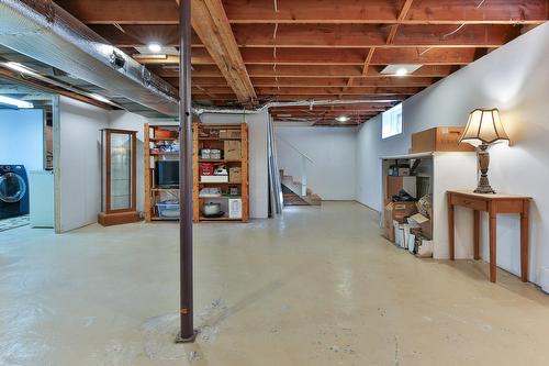 Family room - 25 Rue De L'Académie, Bedford - Ville, QC - Indoor Photo Showing Basement