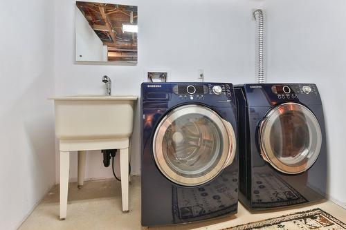 Laundry room - 25 Rue De L'Académie, Bedford - Ville, QC - Indoor Photo Showing Laundry Room