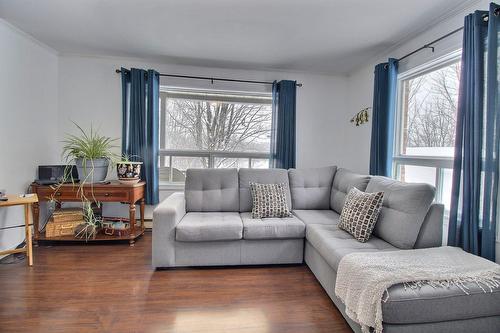 Salon - 116 Ch. Des Pins, Lambton, QC - Indoor Photo Showing Living Room