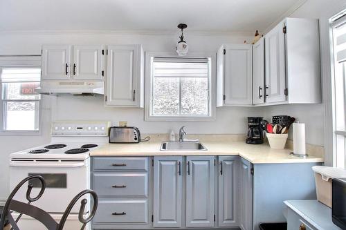 Cuisine - 116 Ch. Des Pins, Lambton, QC - Indoor Photo Showing Kitchen