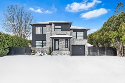 30 Rue Legault  Mercier, QC J6R 1R8