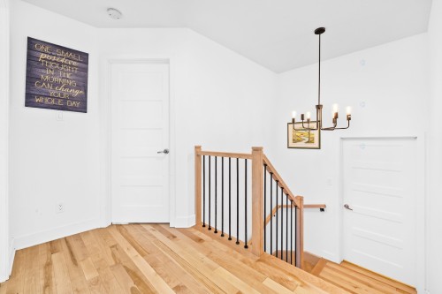 Hall d'entrée/Vestibule - 30 Rue Legault, Mercier, QC - Indoor Photo Showing Other Room