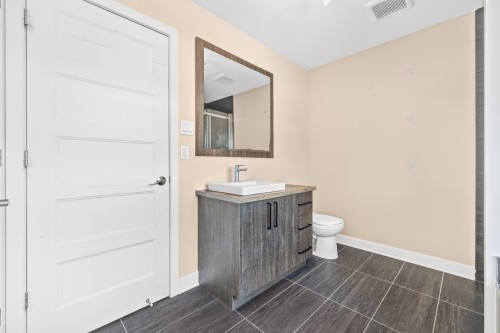 Salle de bains - 30 Rue Legault, Mercier, QC - Indoor Photo Showing Bathroom