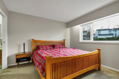 3985 15 Avenue, Vernon, BC - Indoor Photo Showing Bedroom