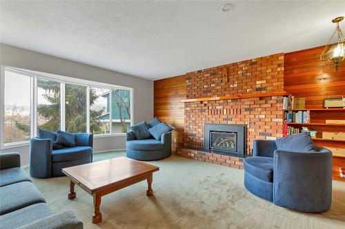3985 15 Avenue, Vernon, BC - Indoor Photo Showing Living Room With Fireplace